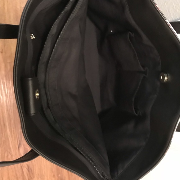 SOLD! Kenneth Cole large tote. - Picture 3 of 3